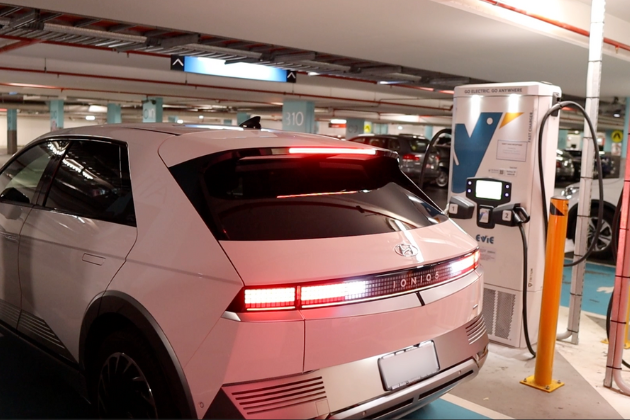 2. Hyundai EV at Evie charger 2. Hyundai EV at Evie charger